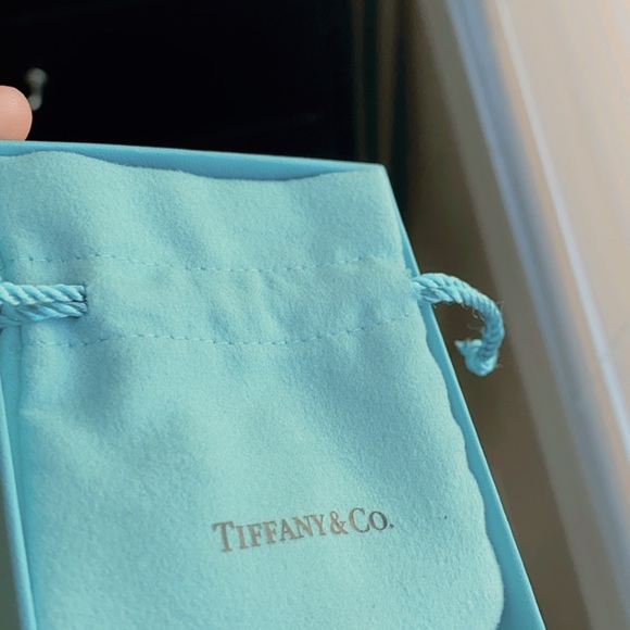 Tiffany & Co Ring - Picture 2 of 3